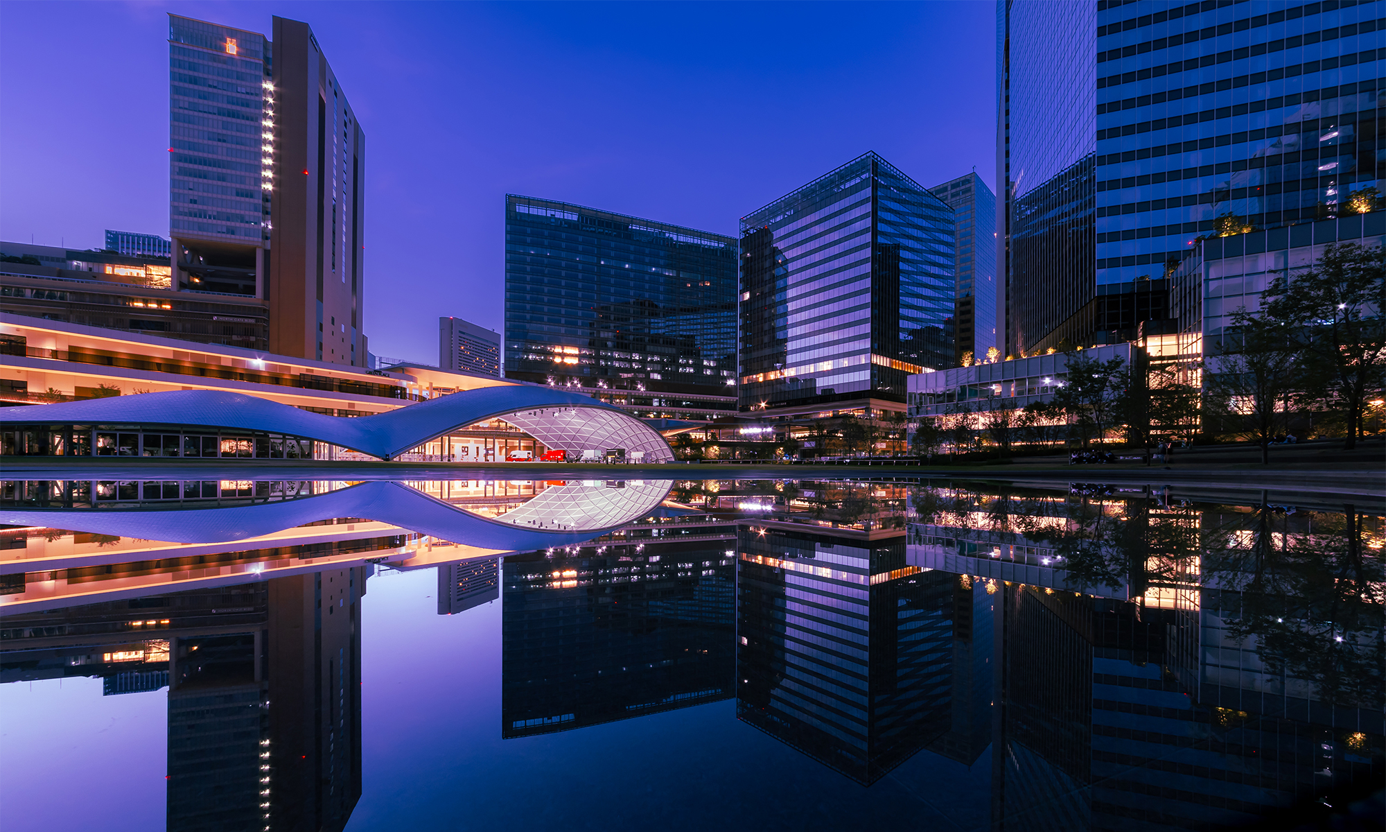 グラングリーン大阪夜景