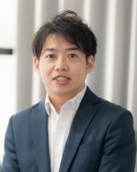 事務長補佐　森内 翼